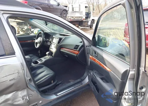 2011 Subaru Outback 3.6R Limited z USA, uszkodzony, nr VIN 4S4BRDLC9B2414442